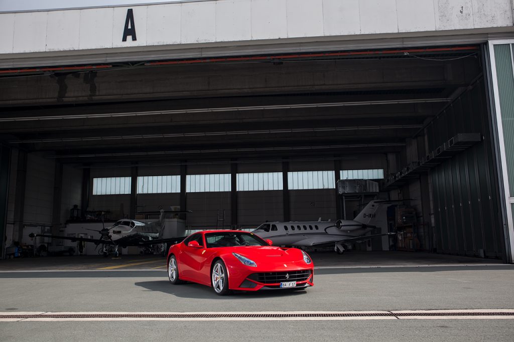 Ferrari F12 Bildbearbeitung